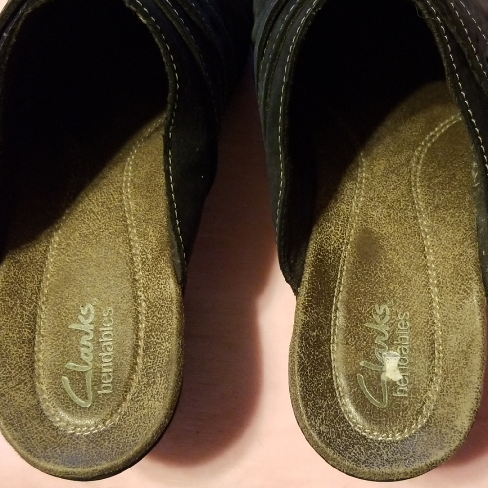 Clarks Clogs - Picture 2 of 5
